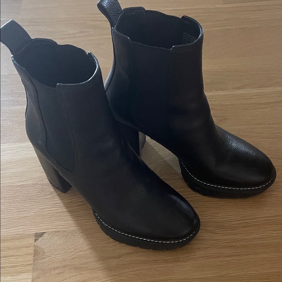 Tory Burch Carson Lug Black Ankle Boots, 8.5 - Picture 1 of 4